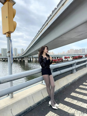等不及了在车上c 相关